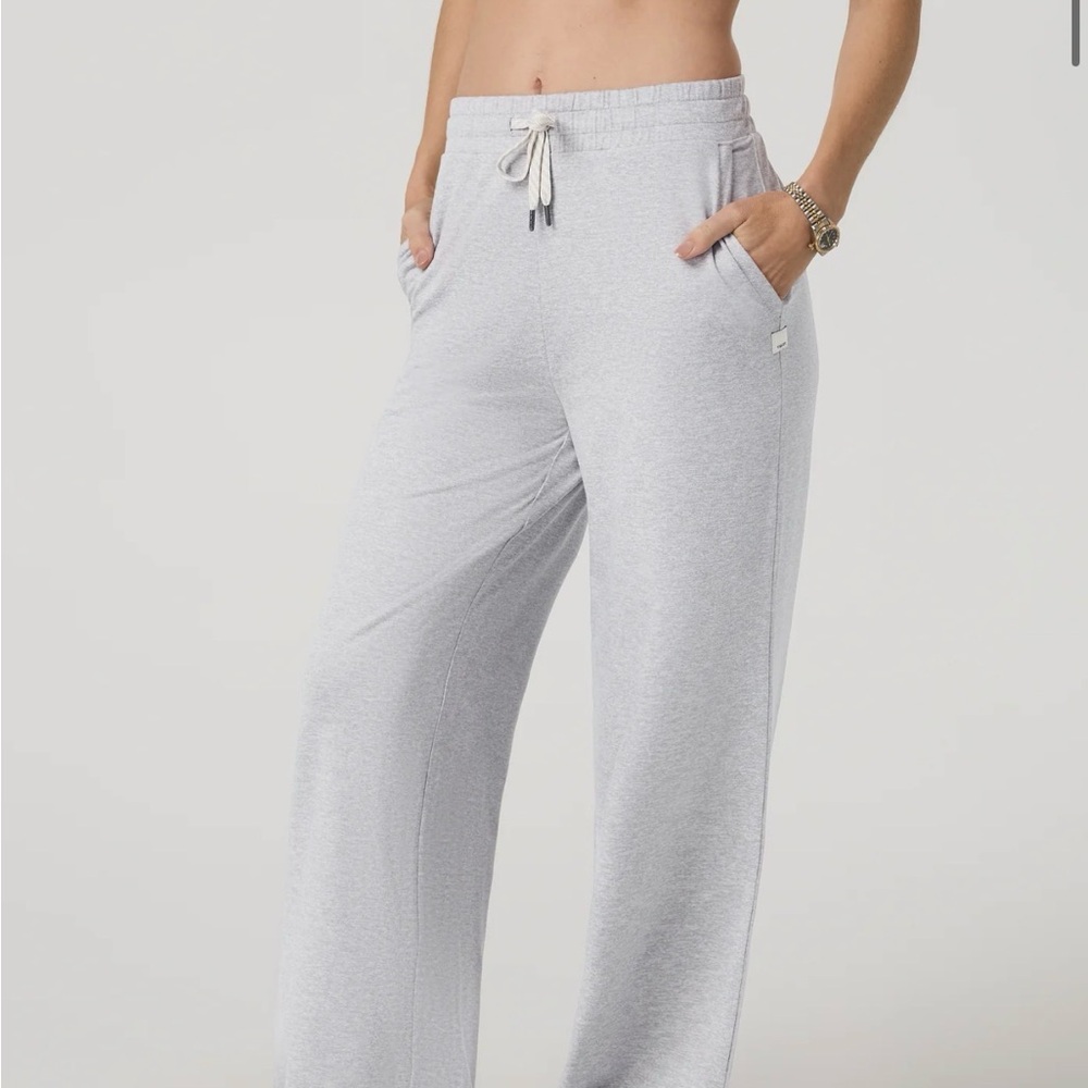 Vuori Halo Essential Wideleg Pant - Picture 2 of 6